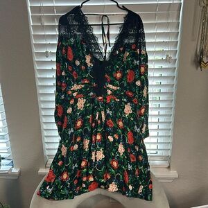 Gorgeous floral lace dress